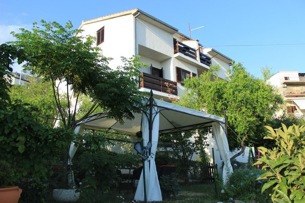 Apartments Petrada Omiš Eksteriør bilde