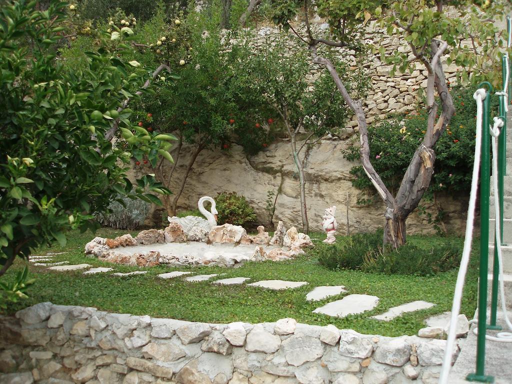 Apartments Petrada Omiš Eksteriør bilde