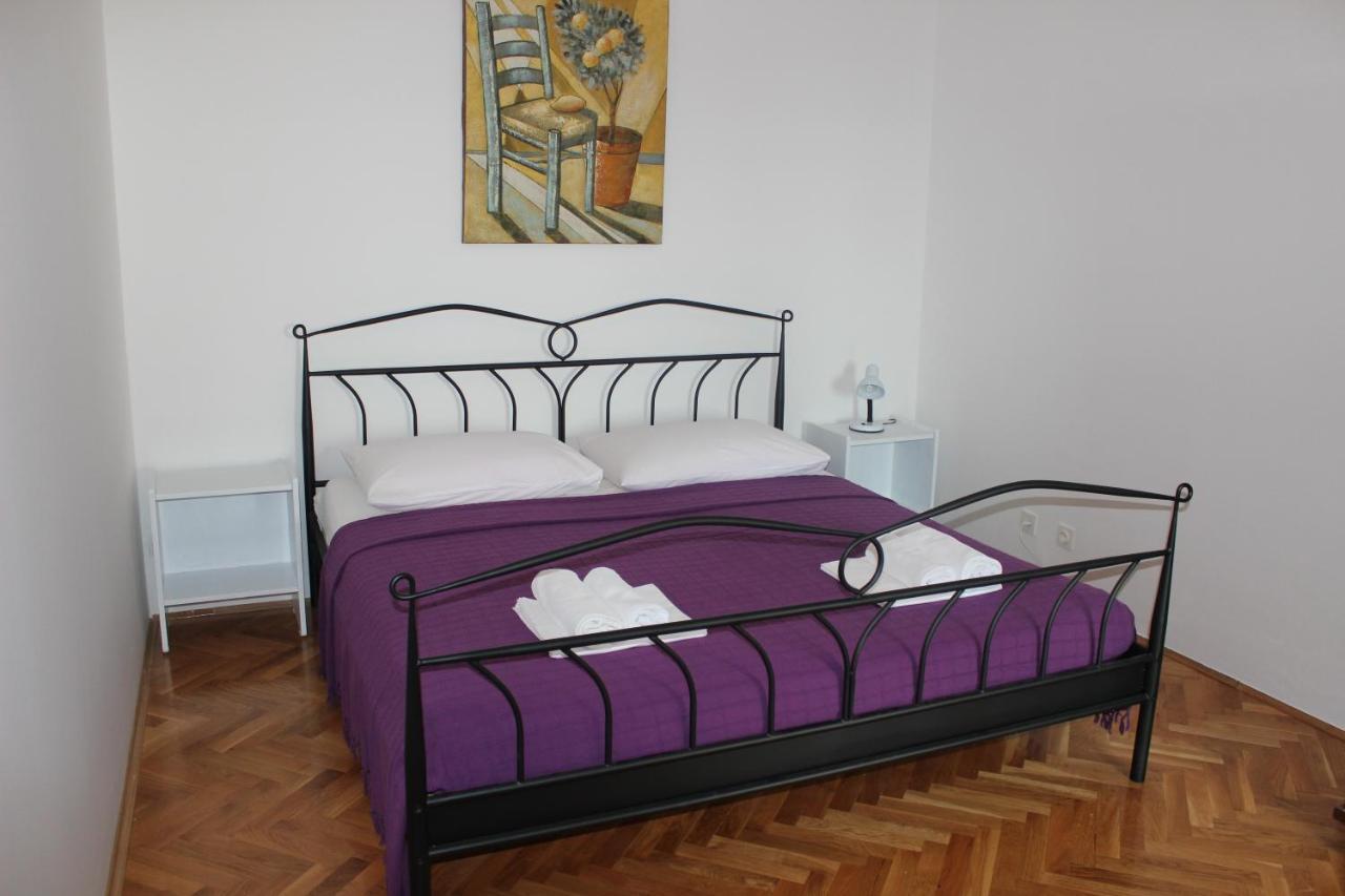 Apartments Petrada Omiš Rom bilde