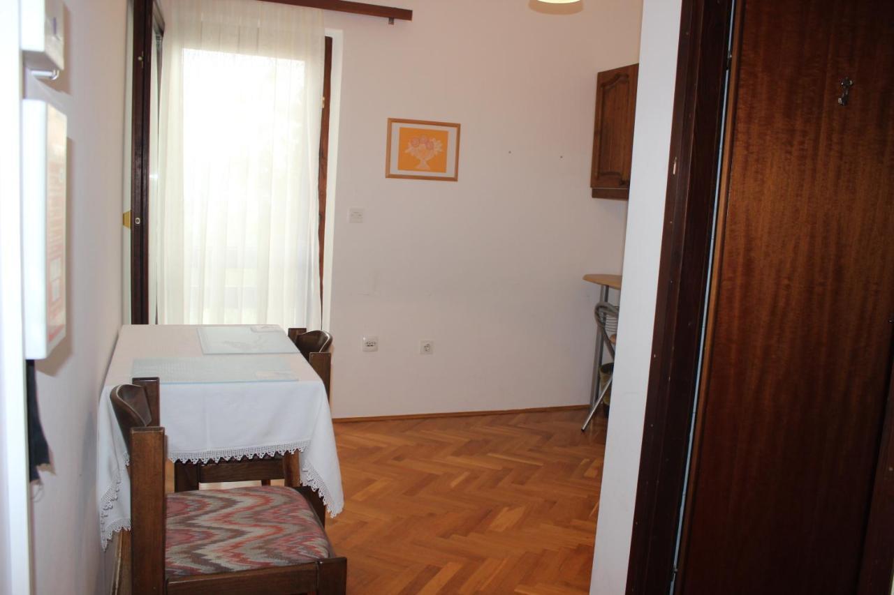 Apartments Petrada Omiš Rom bilde