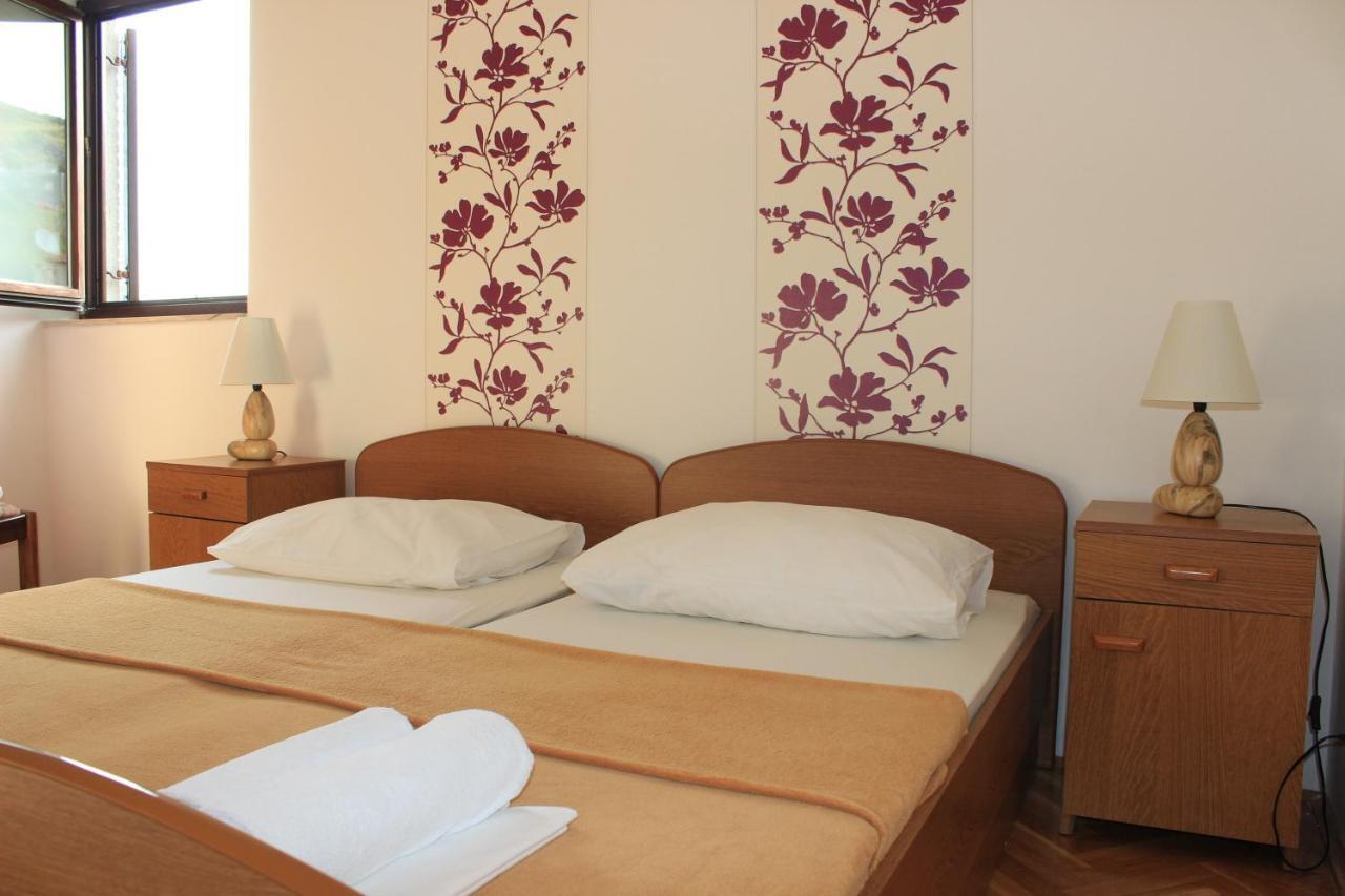 Apartments Petrada Omiš Rom bilde