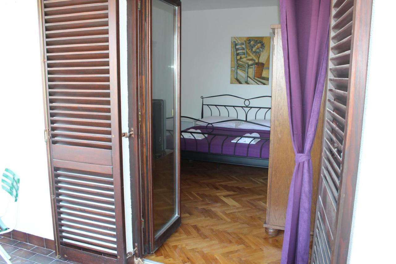 Apartments Petrada Omiš Rom bilde